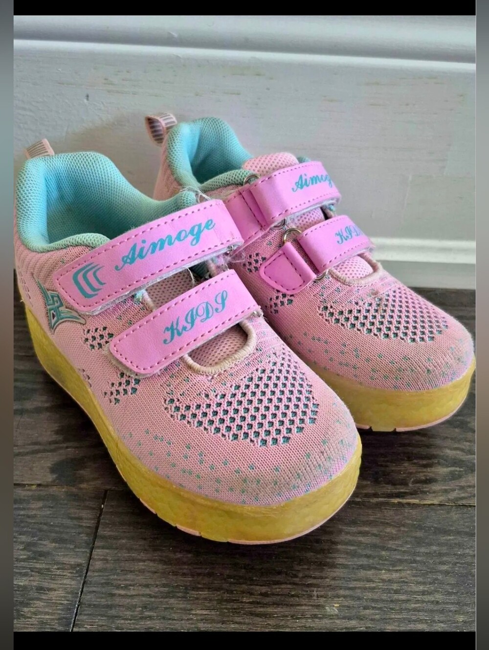 Kids Lightweight Sneakers - Kids Wheelie Shoes Size 11 To 12 ~ Walk & Roll